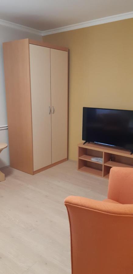 Antal Apartmanok ザラカロシュ エクステリア 写真