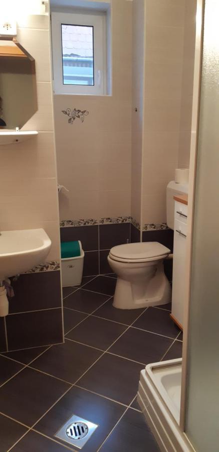 Antal Apartmanok ザラカロシュ エクステリア 写真